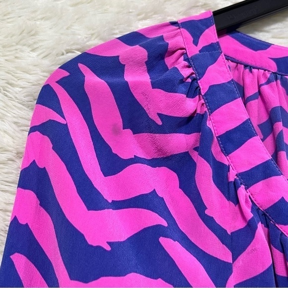 Lilly Pulitzer I Got Lucky Silk Moxy Blouse - Picture 11 of 12